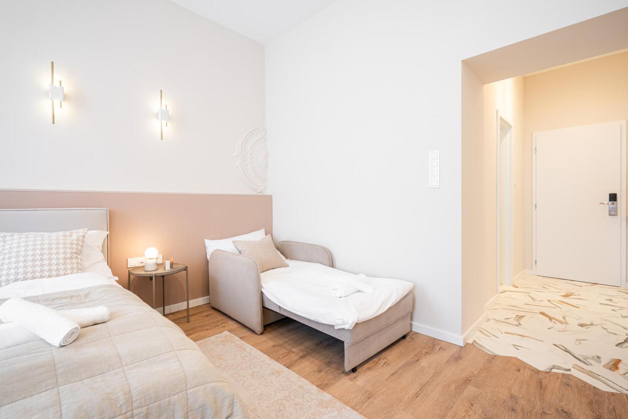 A43 - Akacfa Street Heritage - Location By Bqa Apartman *