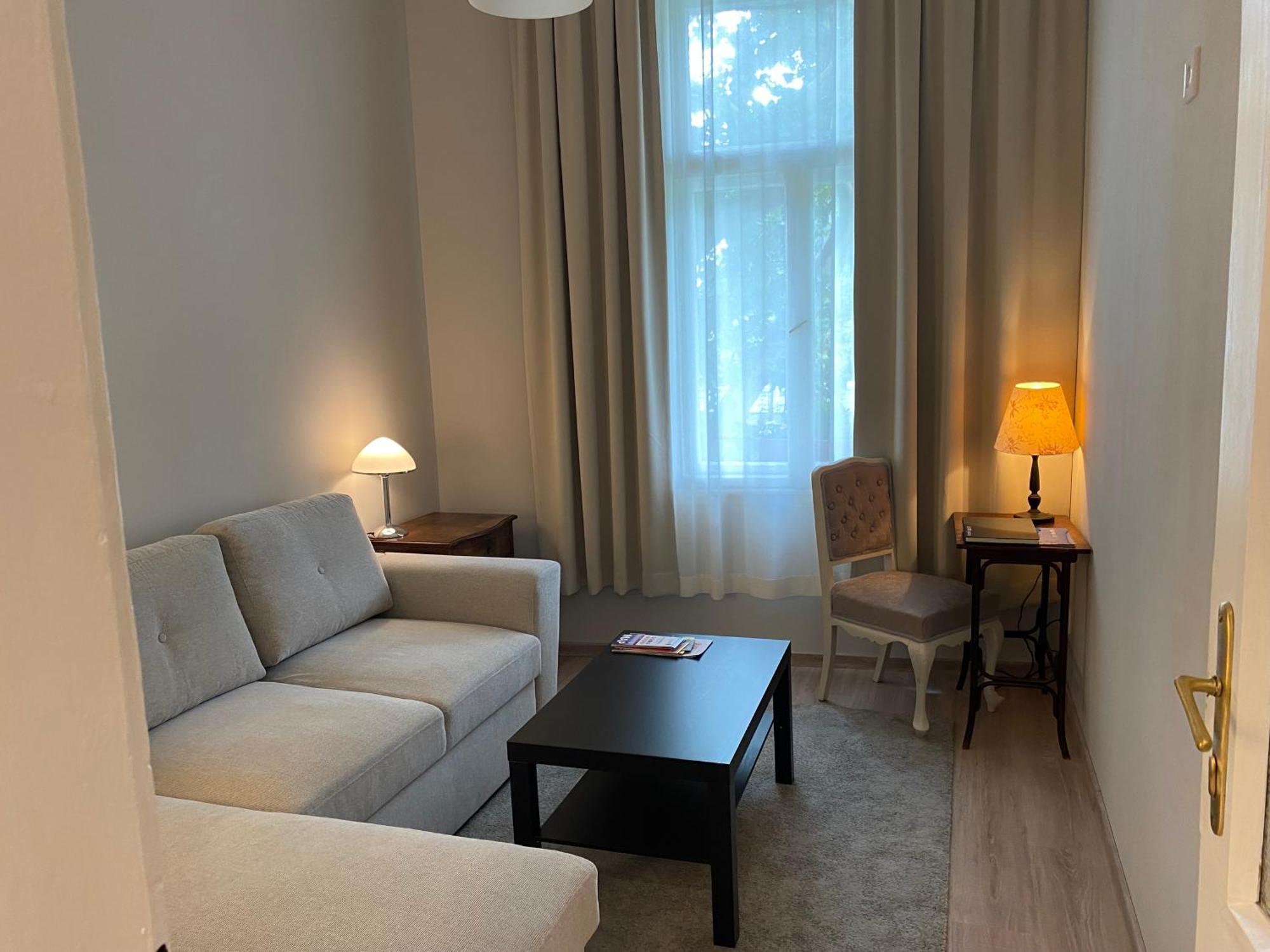 Major * Budapest
