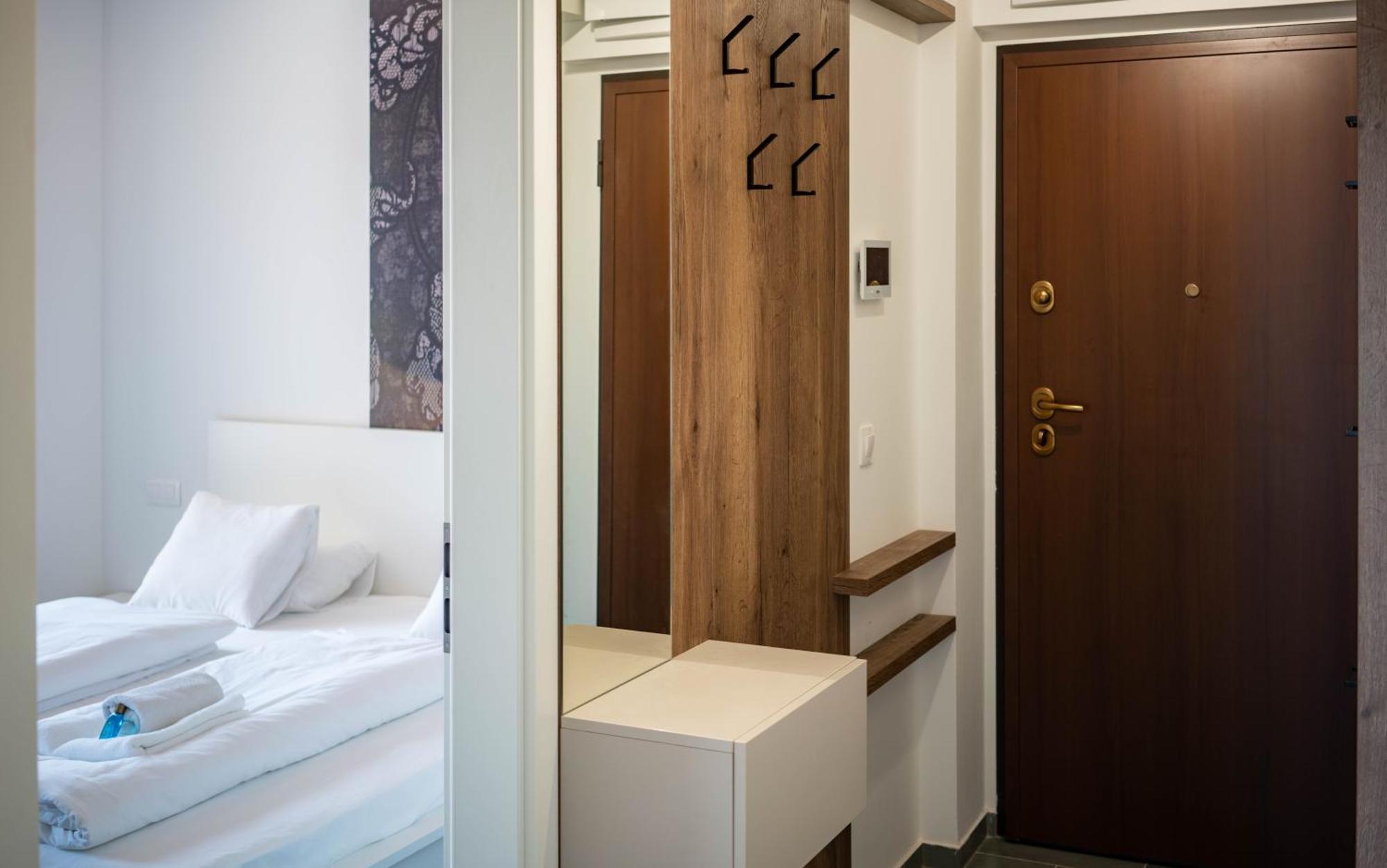 Free Parking Rooftop 4ppl Budapest
