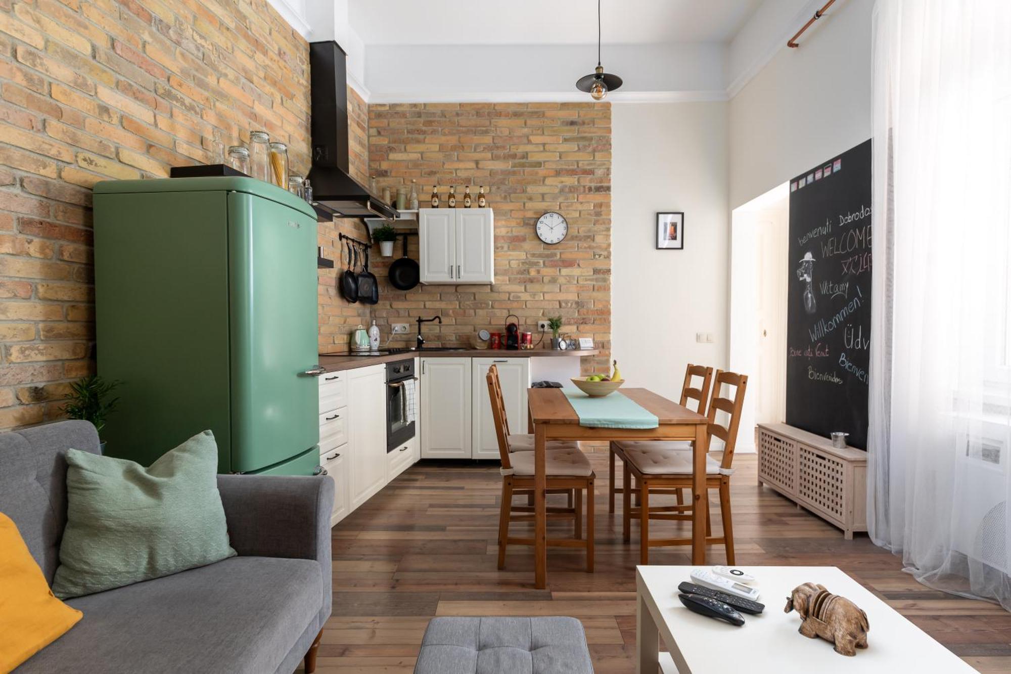 Vintage Loft - Free Private Parking - Metro - Tram - Ac Appartamento