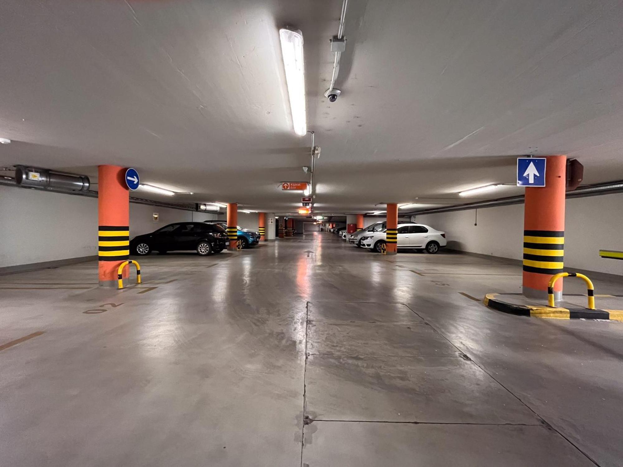 Appartamento Vintage Loft - Free Private Parking - Metro - Tram - Ac