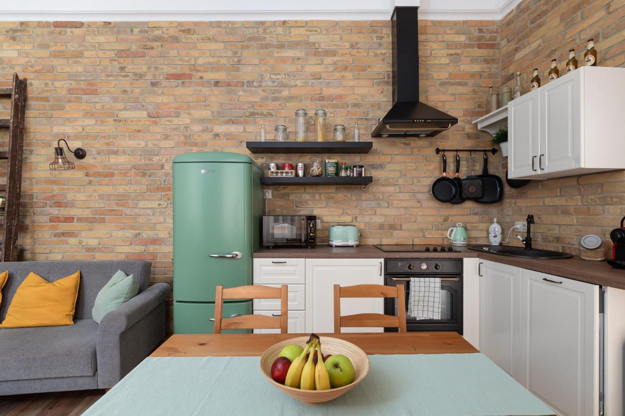 Vintage Loft - Free Private Parking - Metro - Tram - Ac