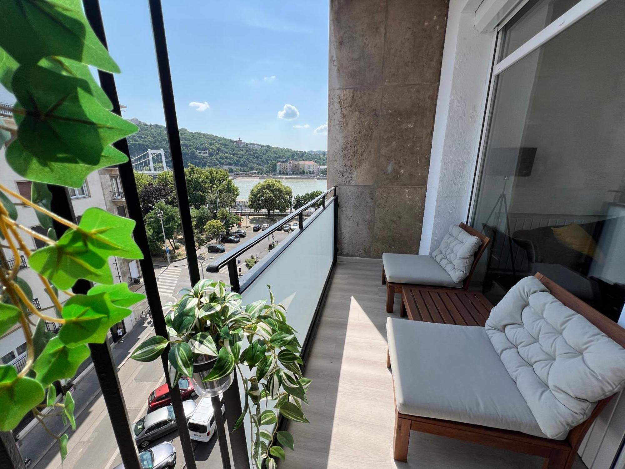 Apartament Golden At Erzsebet Bridge *