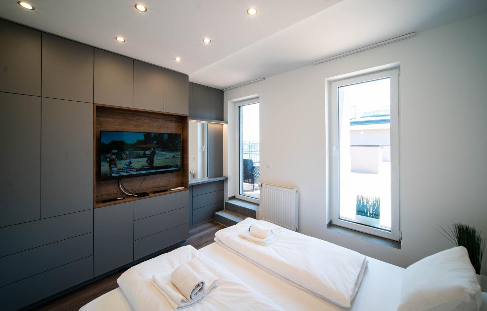 Free Parking Rooftop 4ppl Budapest