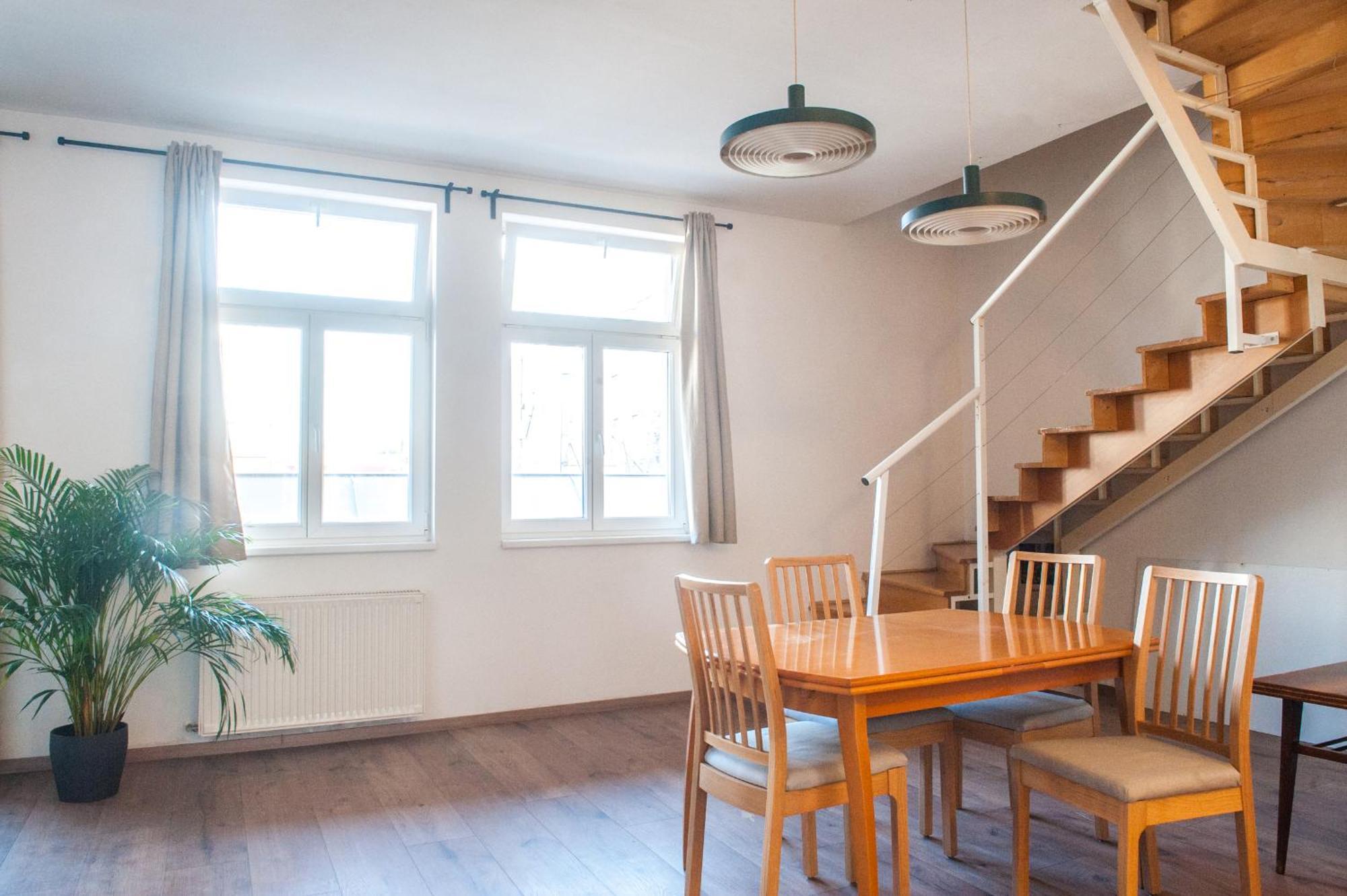Spacious 2 Story Loft W Balcony Near Opera, Andrassy Lägenhet *