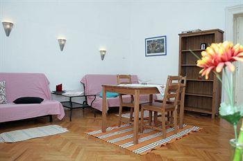 Alkotmany Street Hotel Budapest