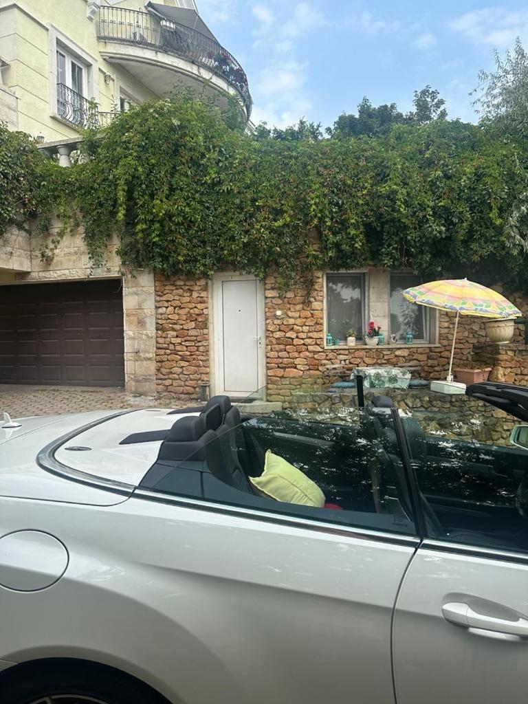 View Small House Free Parking Self Check-in *