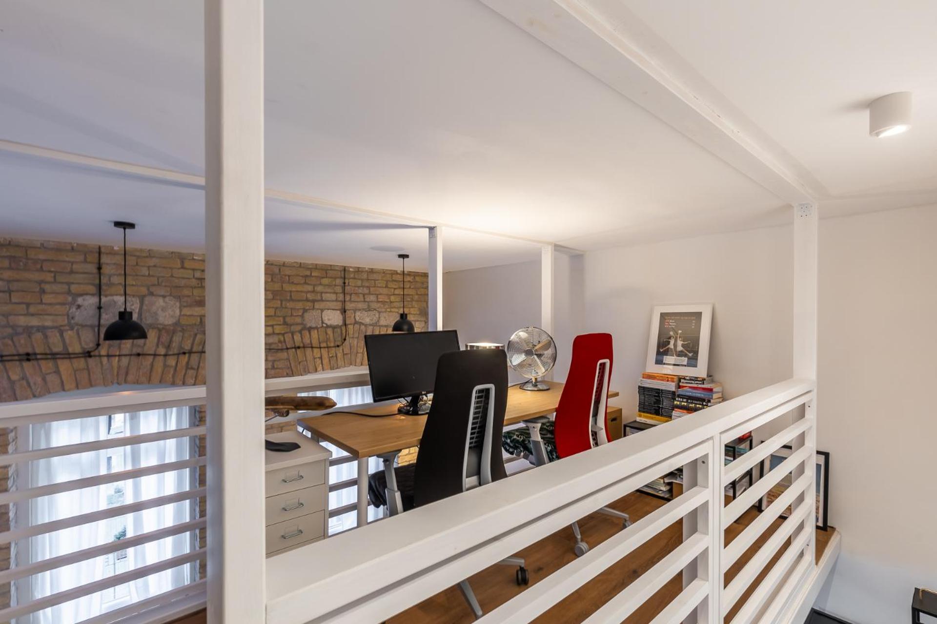 Aviator Loft - Downtown Opera Apartmán