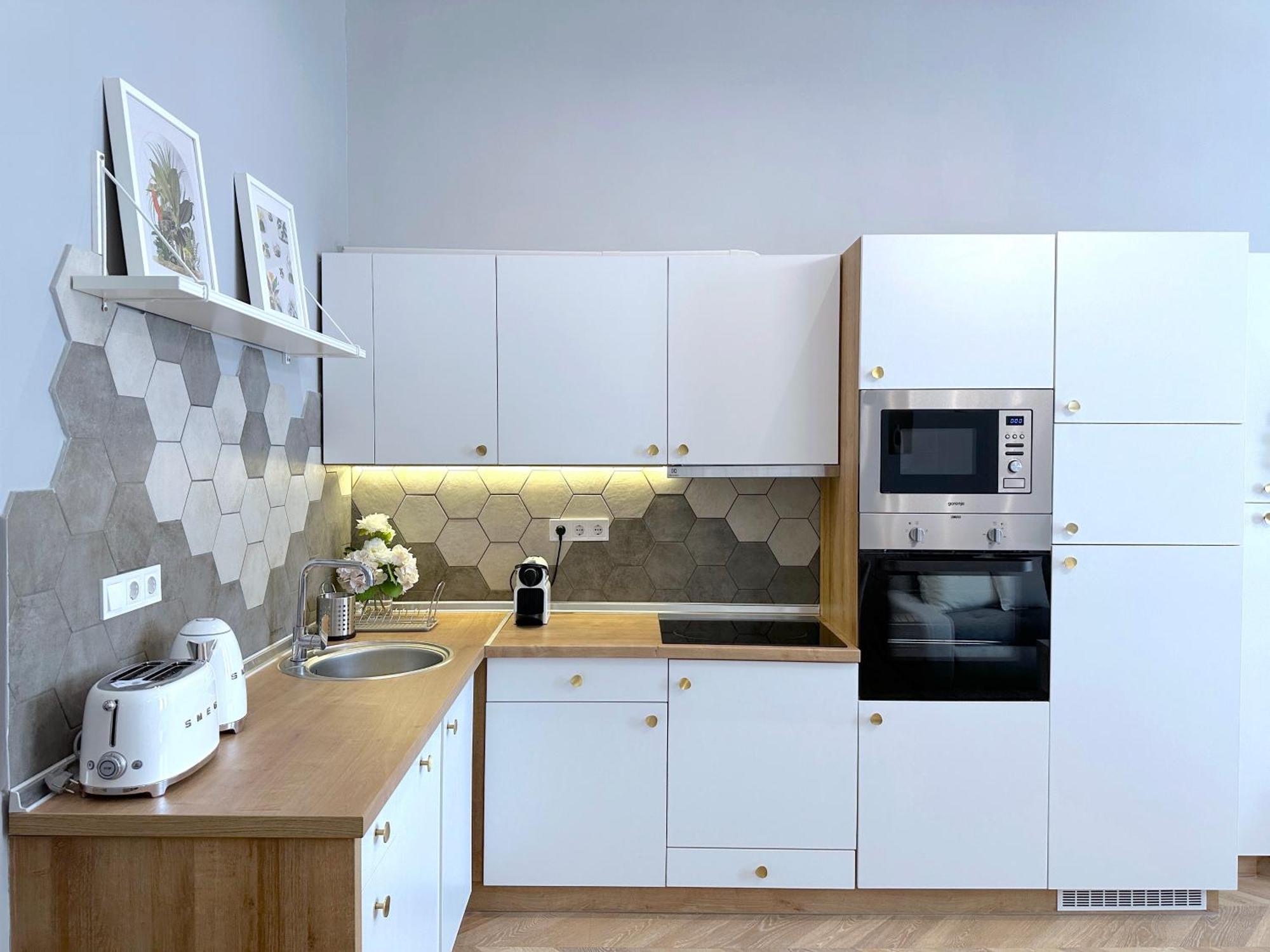 Lovely 3-bedroom In Downtown With Modern Design And Ac Lägenhet
