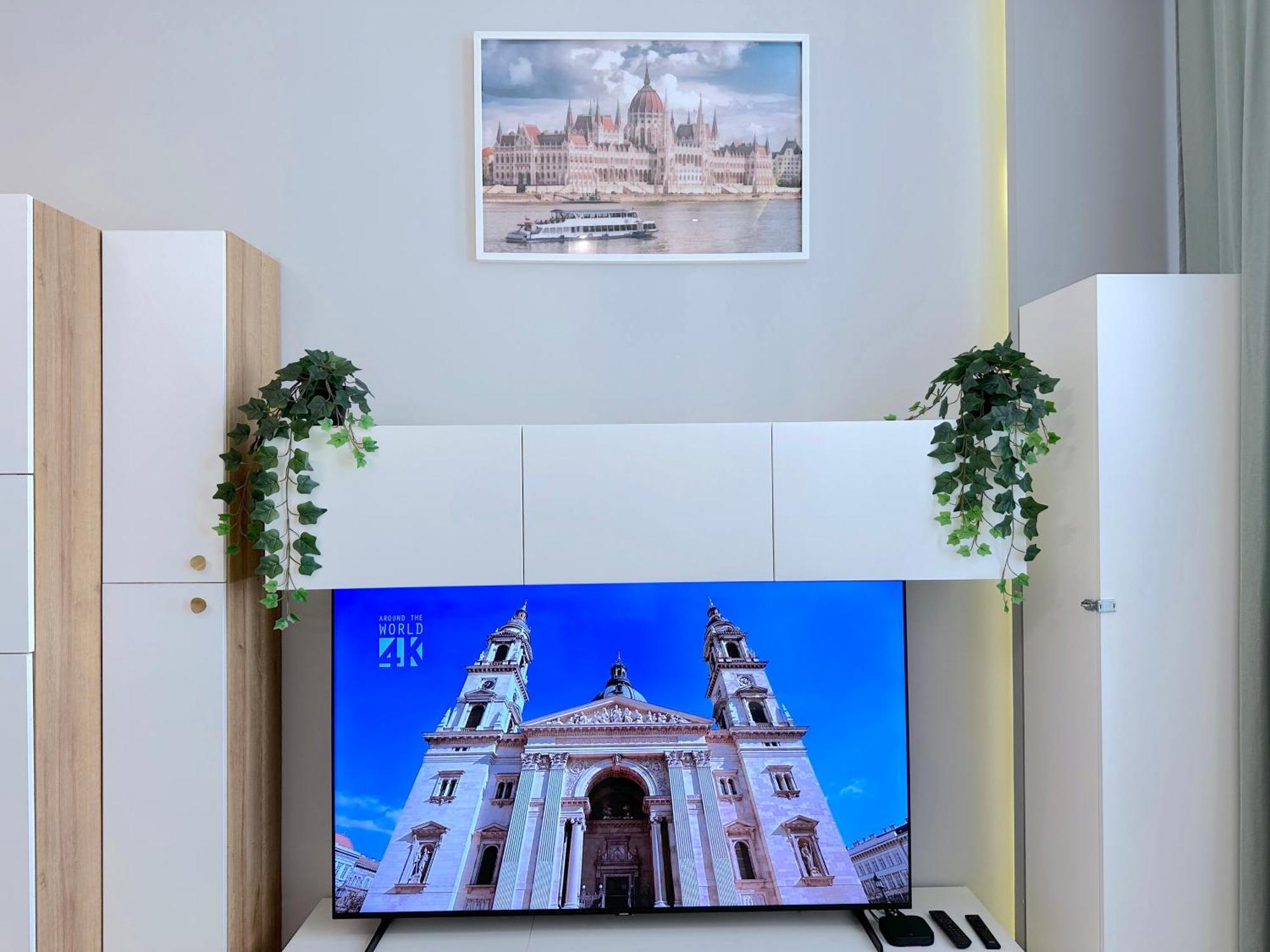 Lovely 3-bedroom In Downtown With Modern Design And Ac Lägenhet