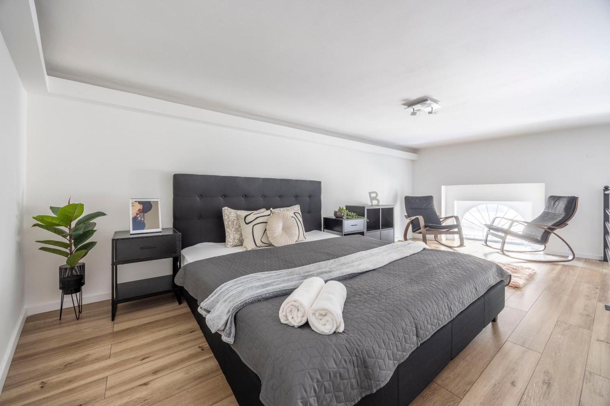 Exclusive & Cozy Central In The Heart Of