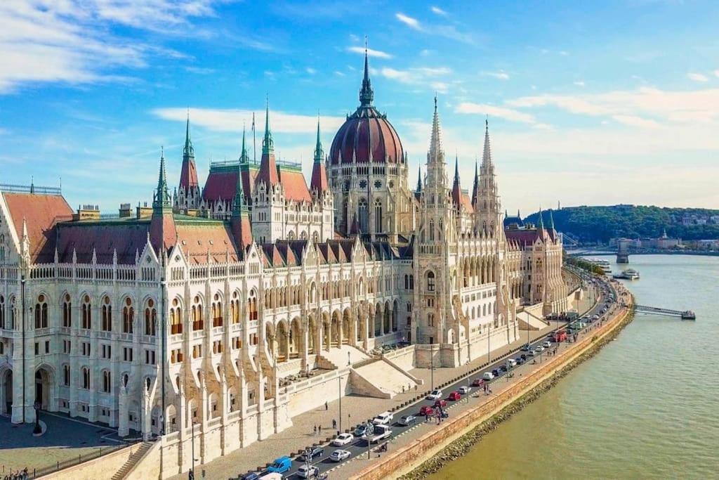 Relaxing Spacious Balcony Super Near Opera * Budapest