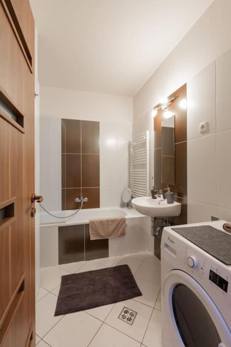 Apartamento Charming With Quiet Garden In Downtown Budapest