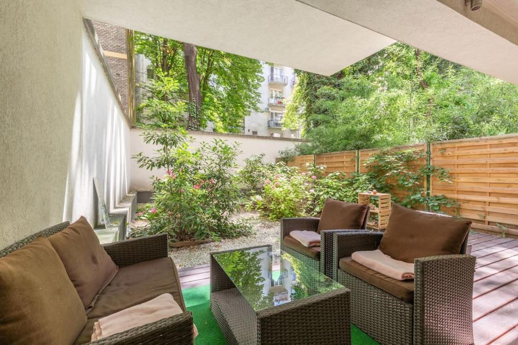 Charming With Quiet Garden In Downtown * Budapest