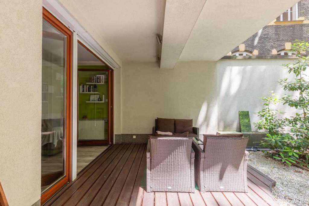 Charming With Quiet Garden In Downtown Budapest