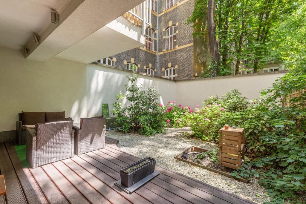 Charming With Quiet Garden In Downtown Apartamento Budapest
