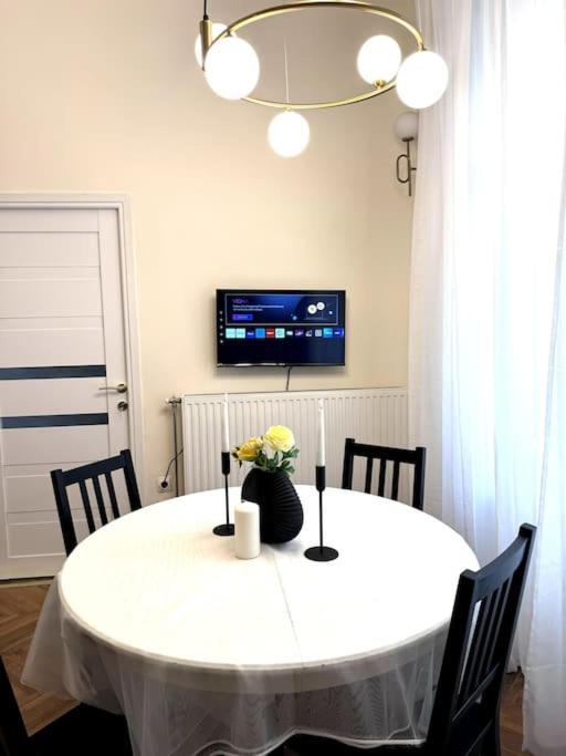 Appartement F1 Ultra Danube Flat