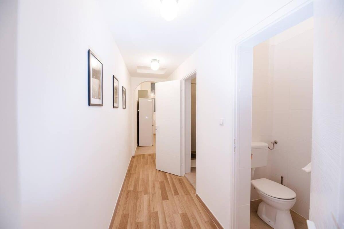 Brand New Ac Apartment *