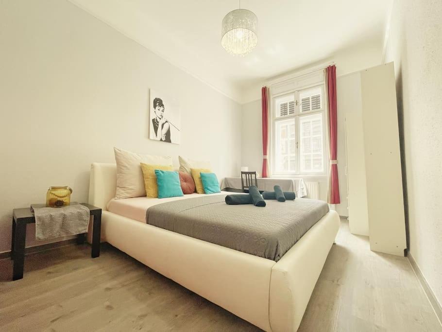 Y1 Central Station Central Flat Apartment *