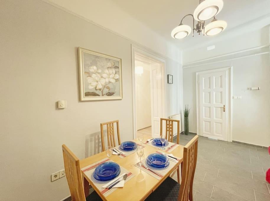 Y1 Central Station Central Flat Apartment *