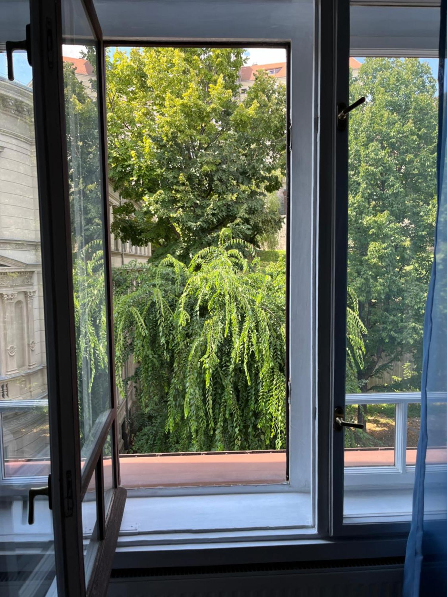Sunny At The Castle Apartamento Budapest