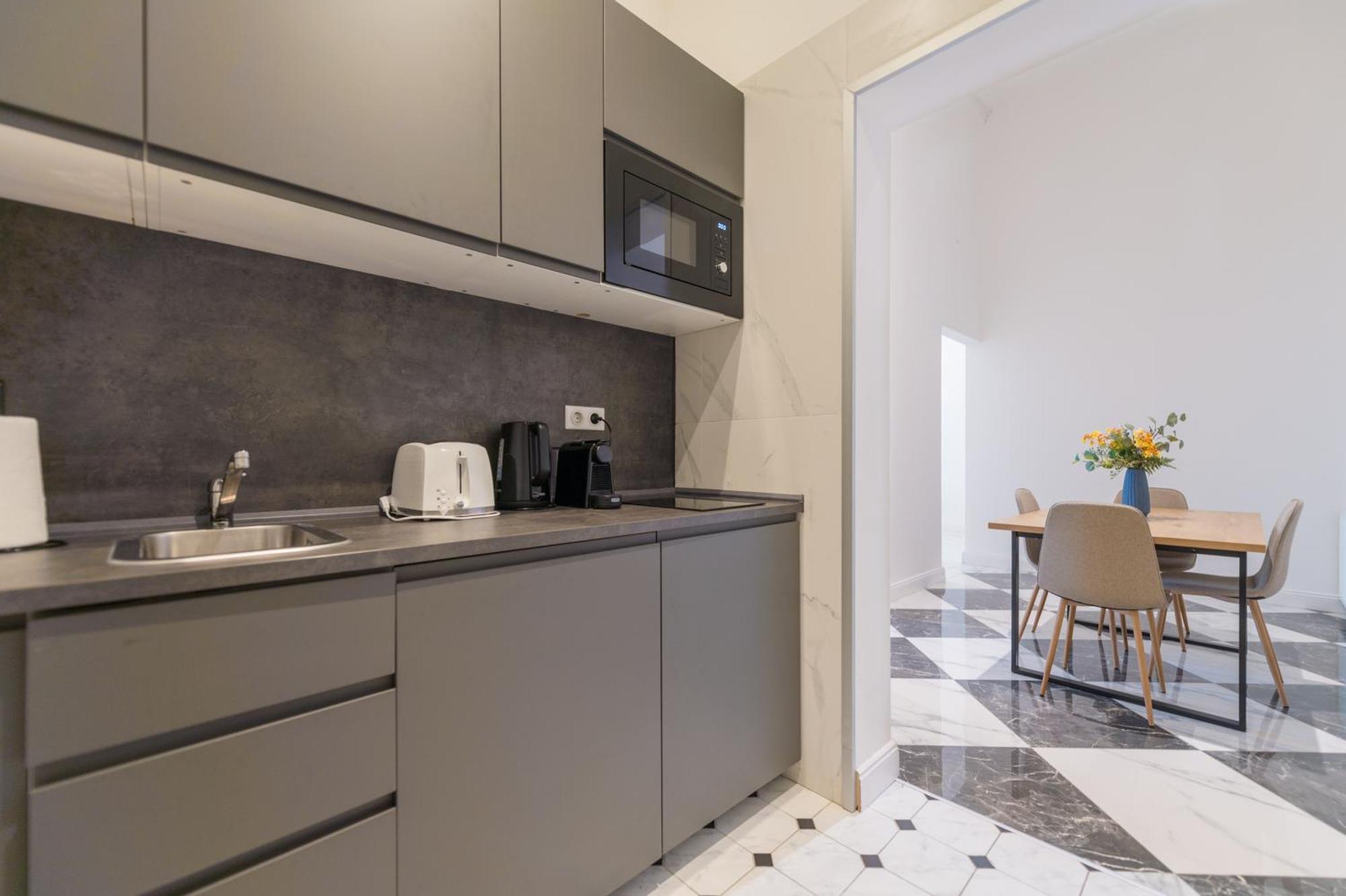Zoya Luxury 5* Budapest