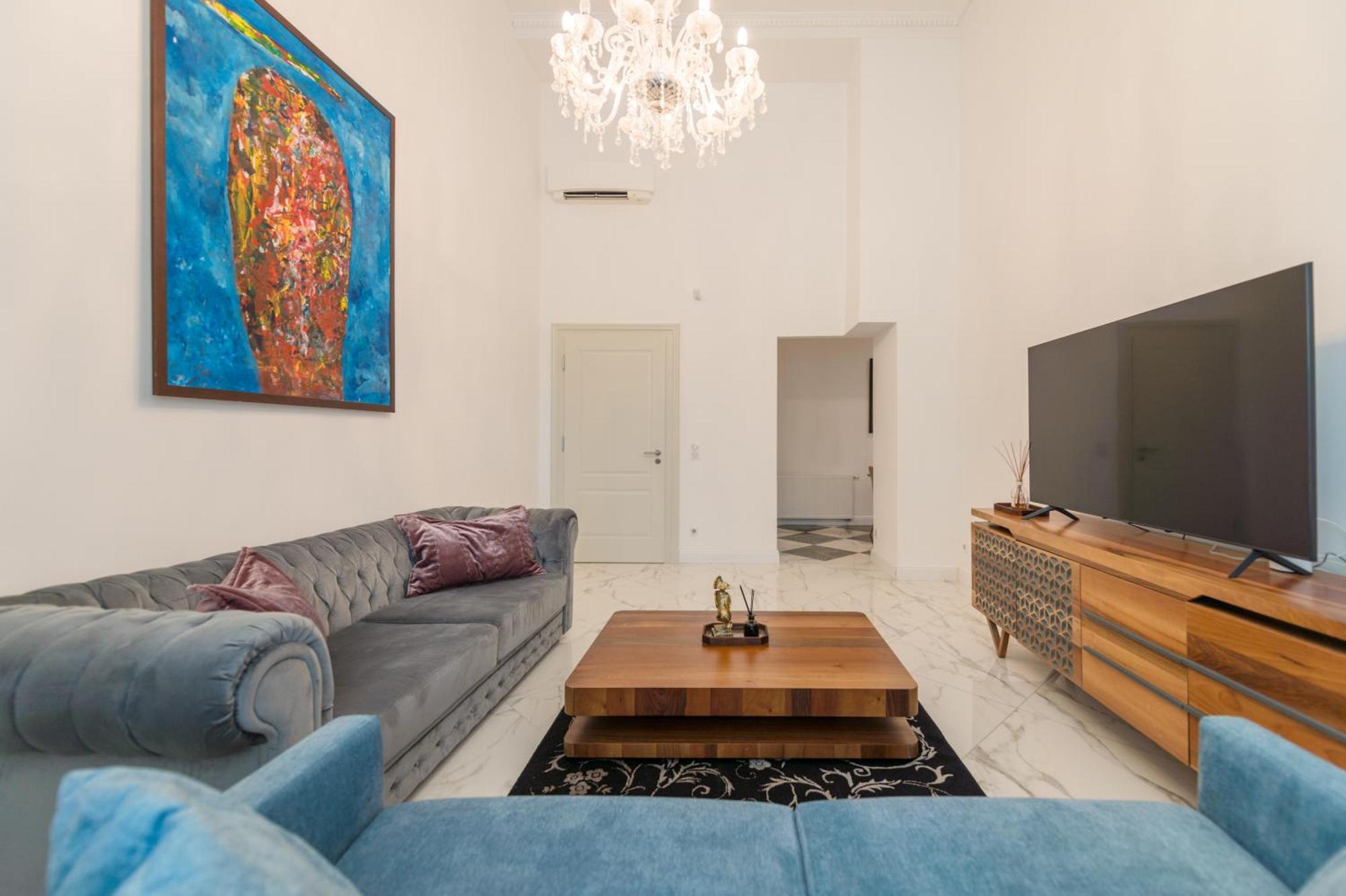 Zoya Luxury 5* Budapest