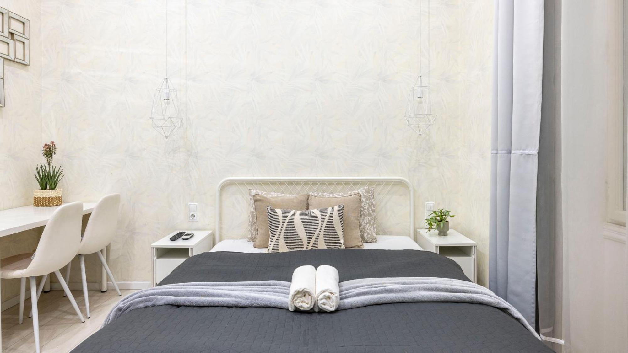Exclusive Private In The Center Of Bp W 4bedrms, 4 Bathrms Apartment Budapest