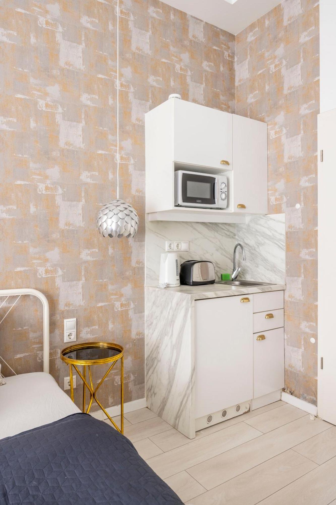 Exclusive Private In The Center Of Bp W 4bedrms, 4 Bathrms Apartment *