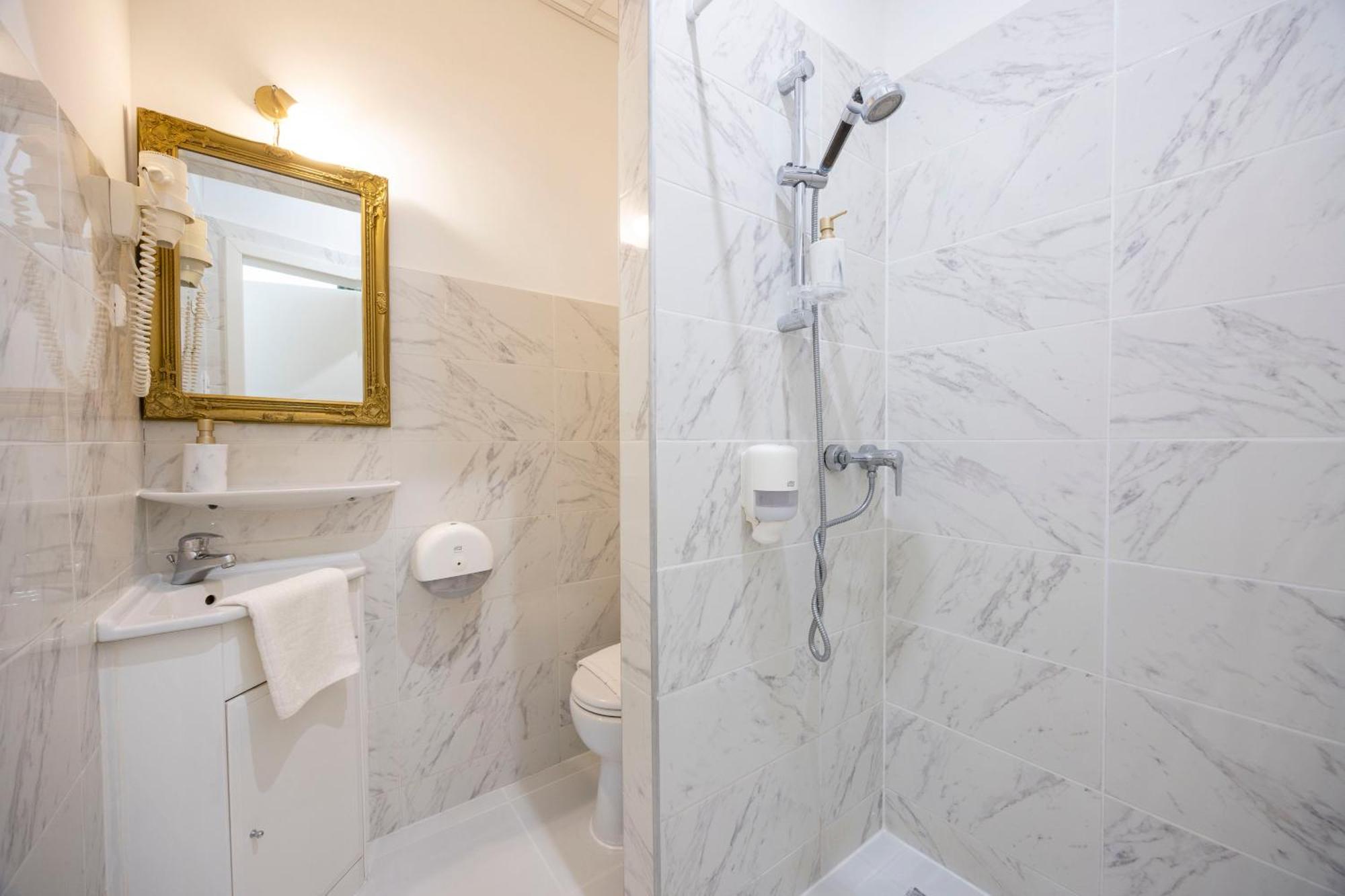 Apartment Exclusive Private In The Center Of Bp W 4bedrms, 4 Bathrms