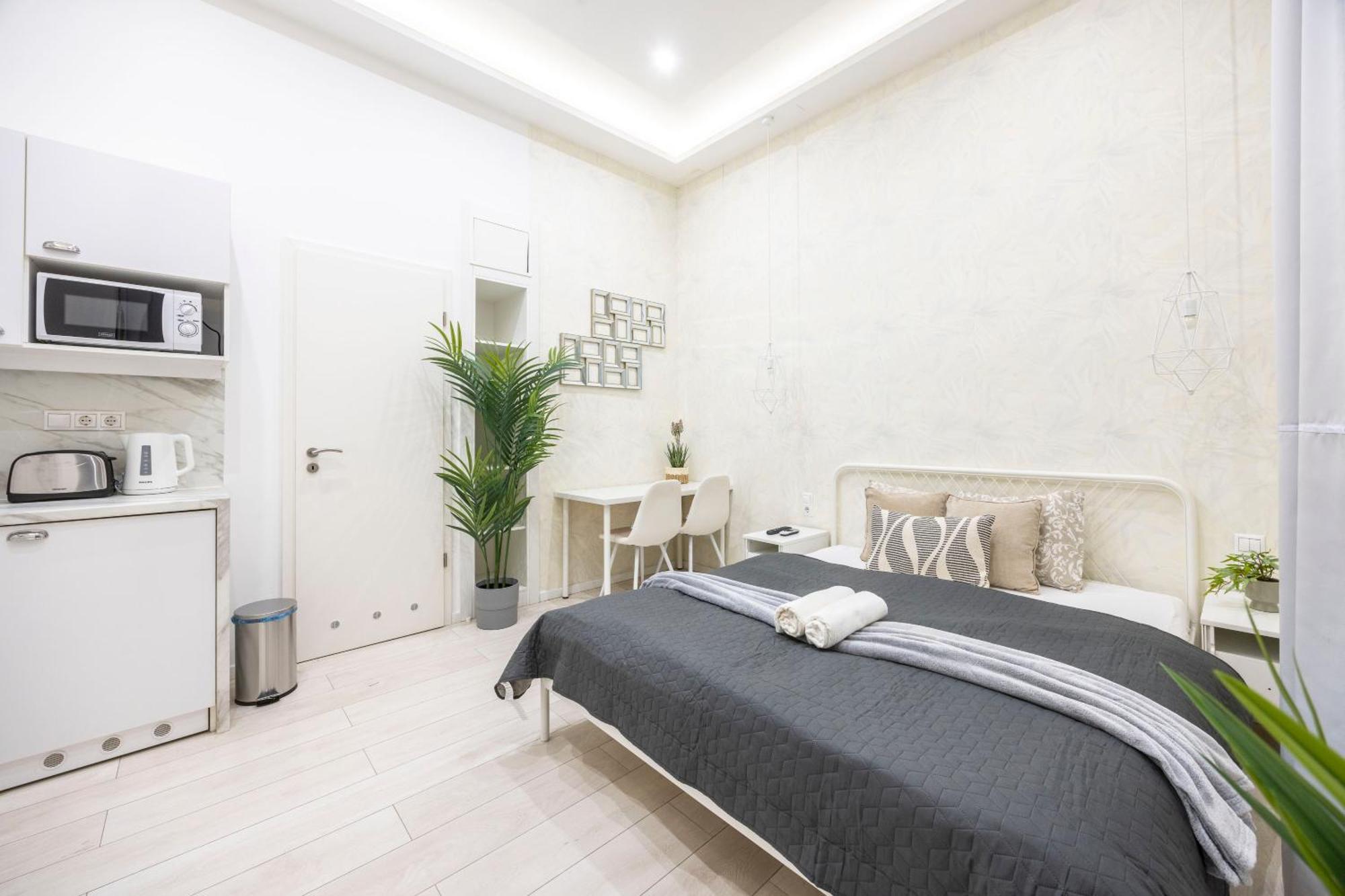 Exclusive Private In The Center Of Bp W 4bedrms, 4 Bathrms