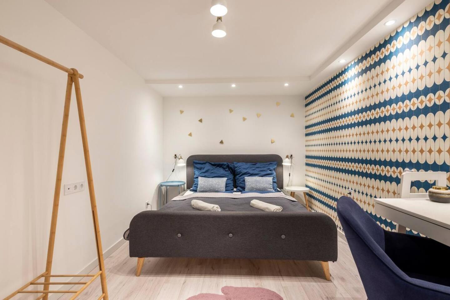 New! Treasure Box In The Heart Of * Budapest
