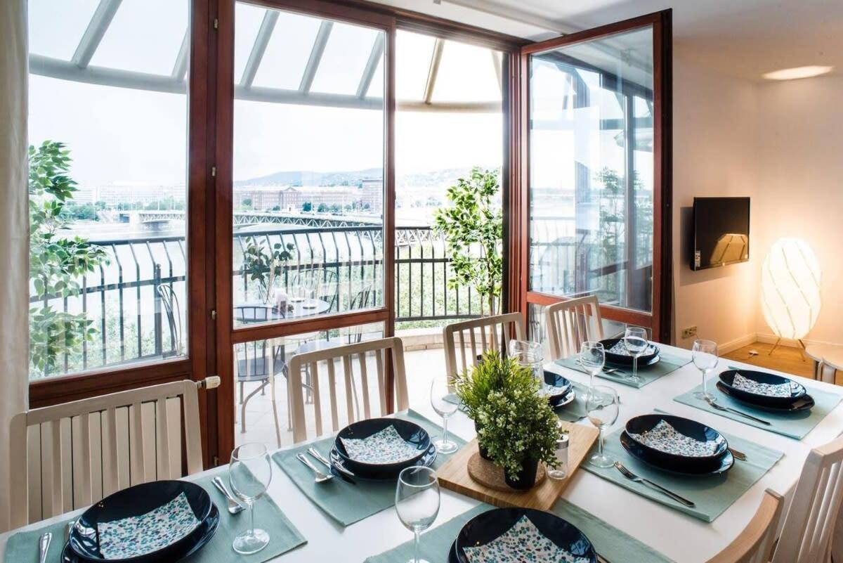 Two-storey Riverside Panorama Apartamento