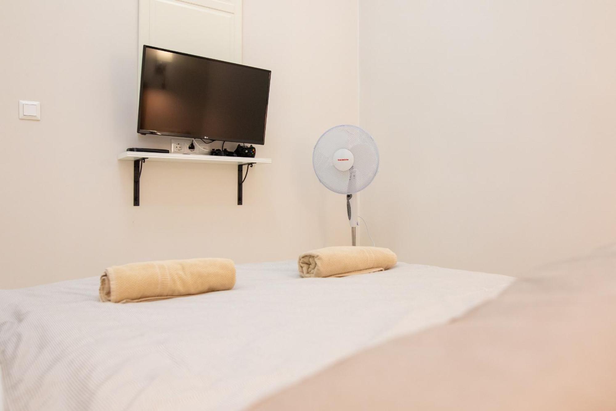 Hidden Getaway With Two Bedroom By The St Stephen's Basilica Appartement