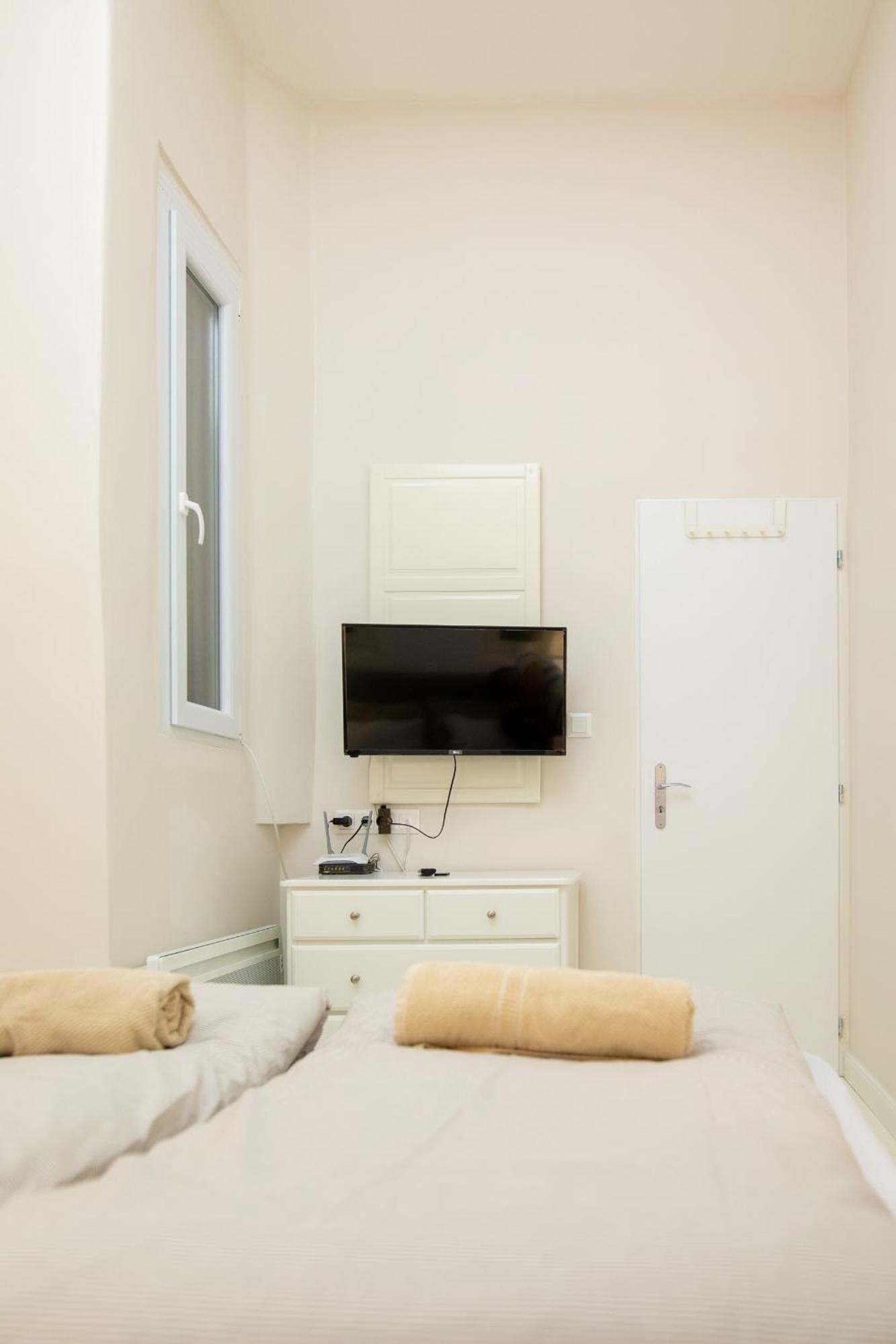 Apartment Hidden Getaway With Two Bedroom By The St Stephen's Basilica