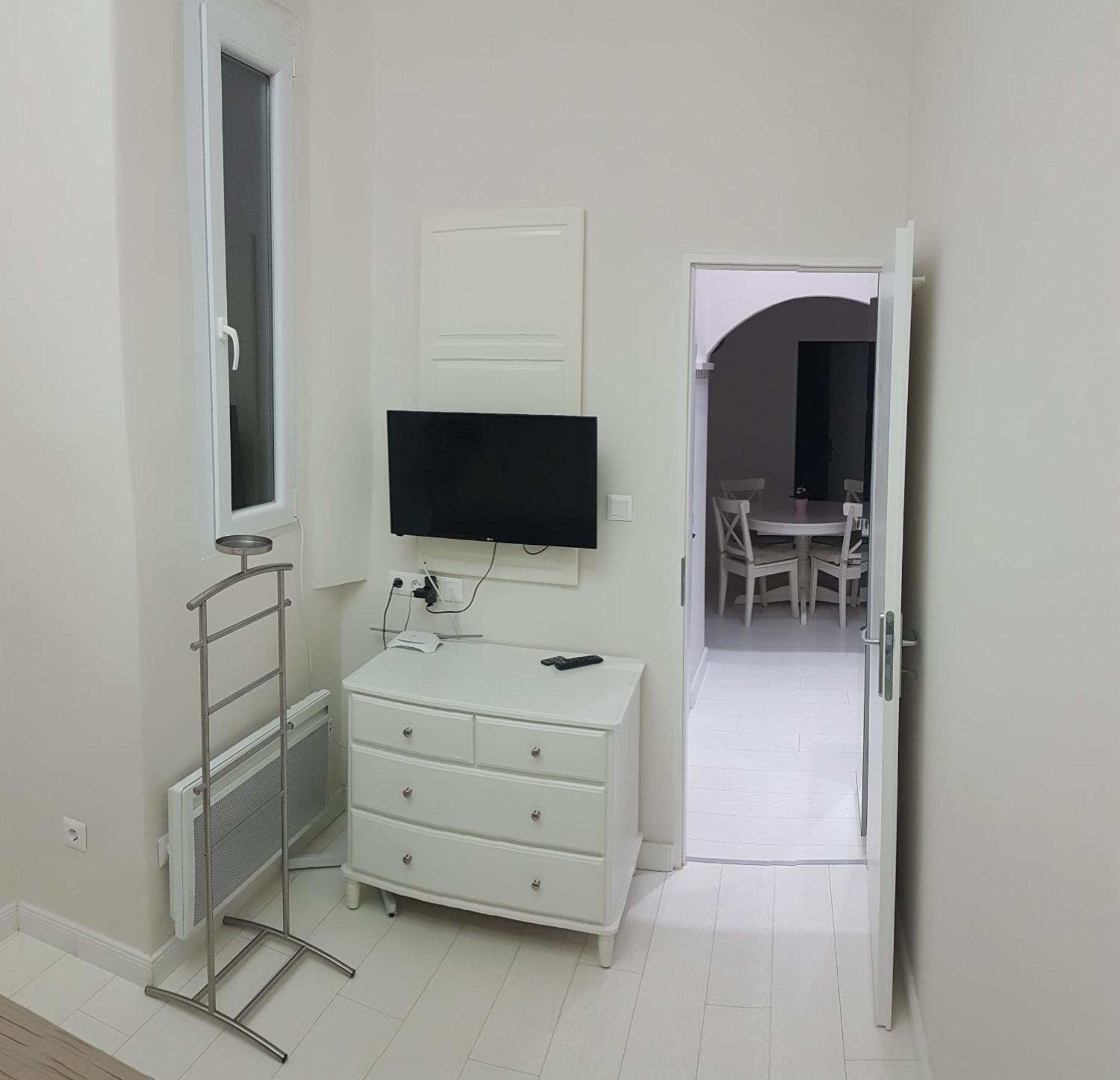 Hidden Getaway With Two Bedroom By The St Stephen's Basilica *