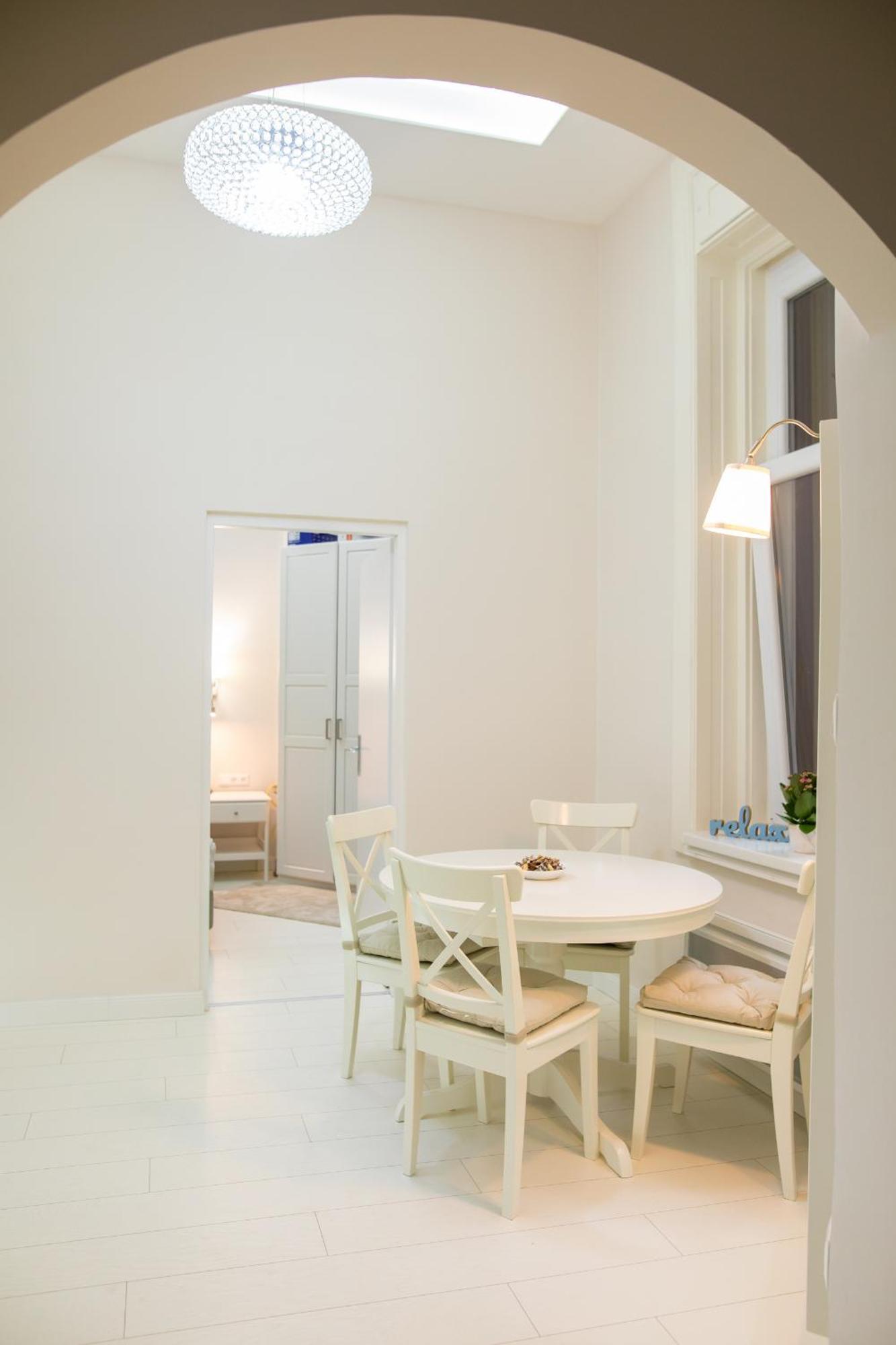 Hidden Getaway With Two Bedroom By The St Stephen's Basilica Budapest