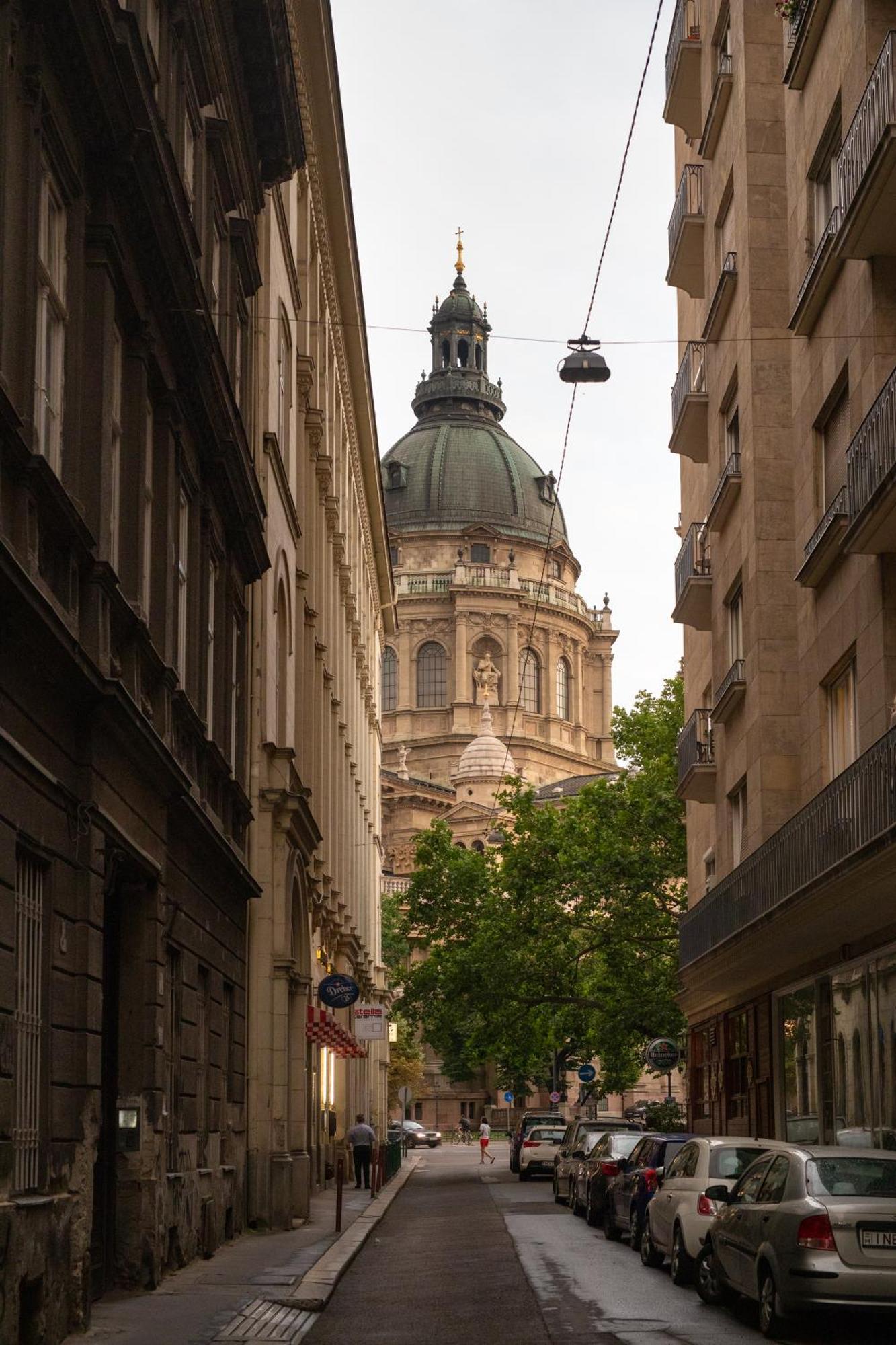 Hidden Getaway With Two Bedroom By The St Stephen's Basilica * Budapest