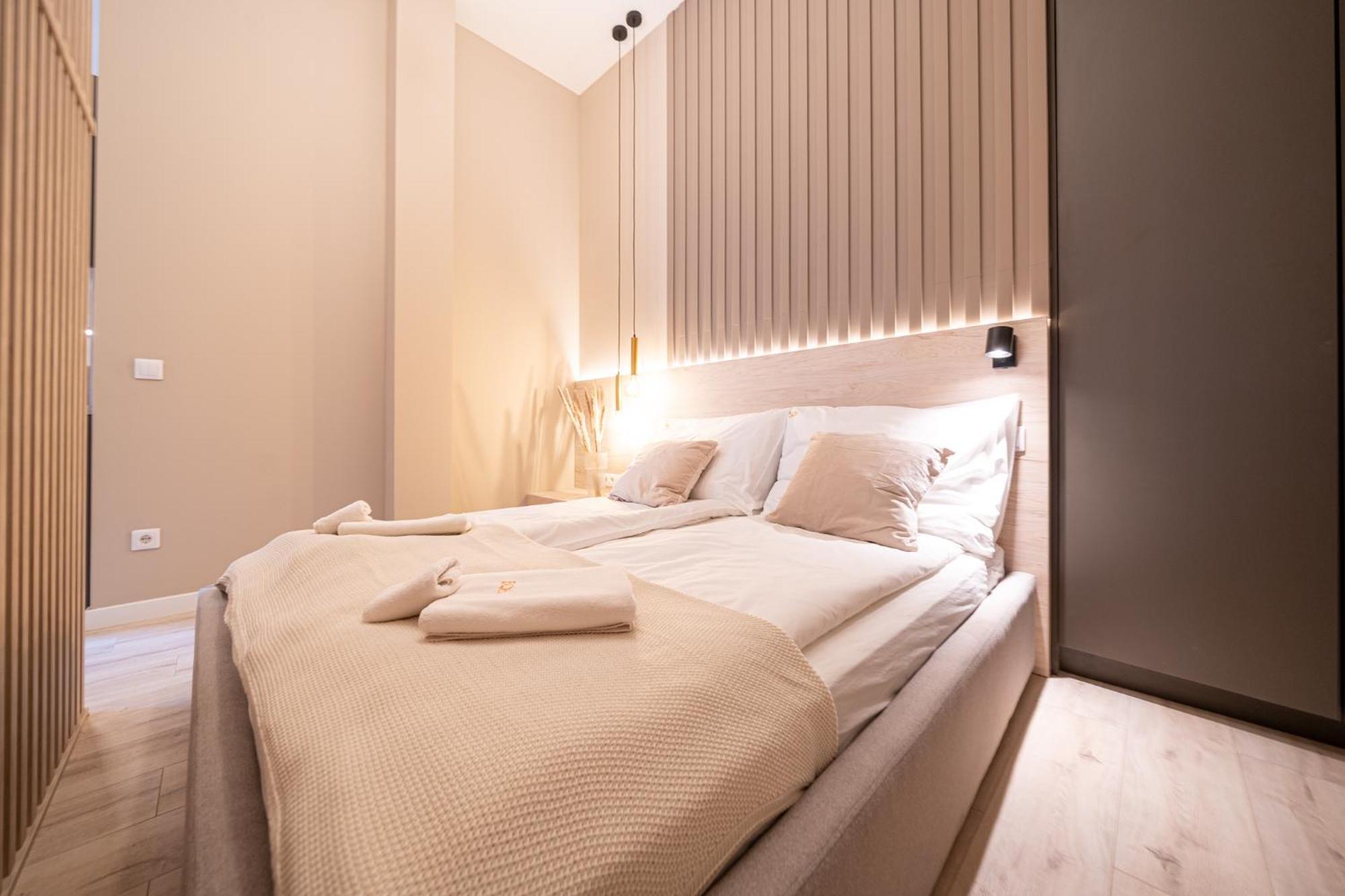 Hotel Karoly Boutique Suites, Location By Bqa