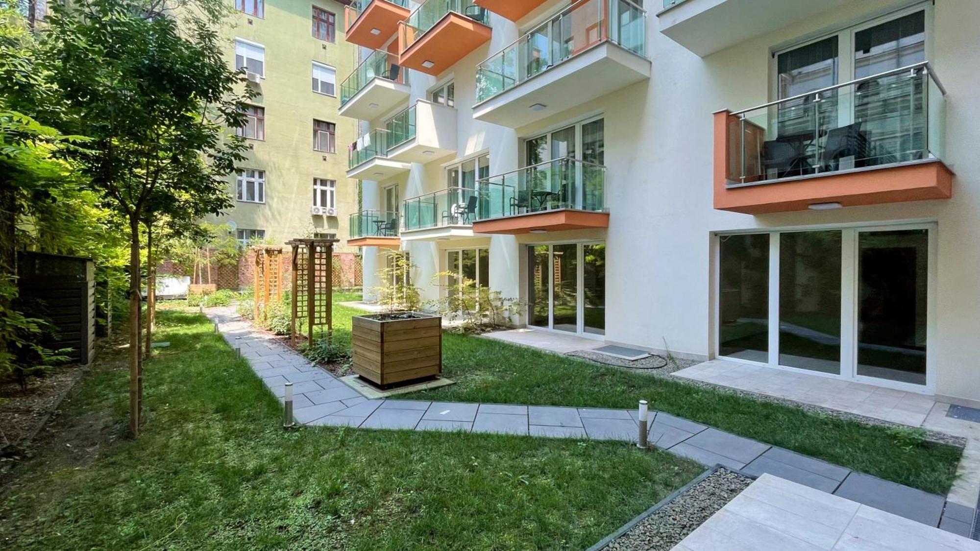Little Americas North West Apartment Budapest