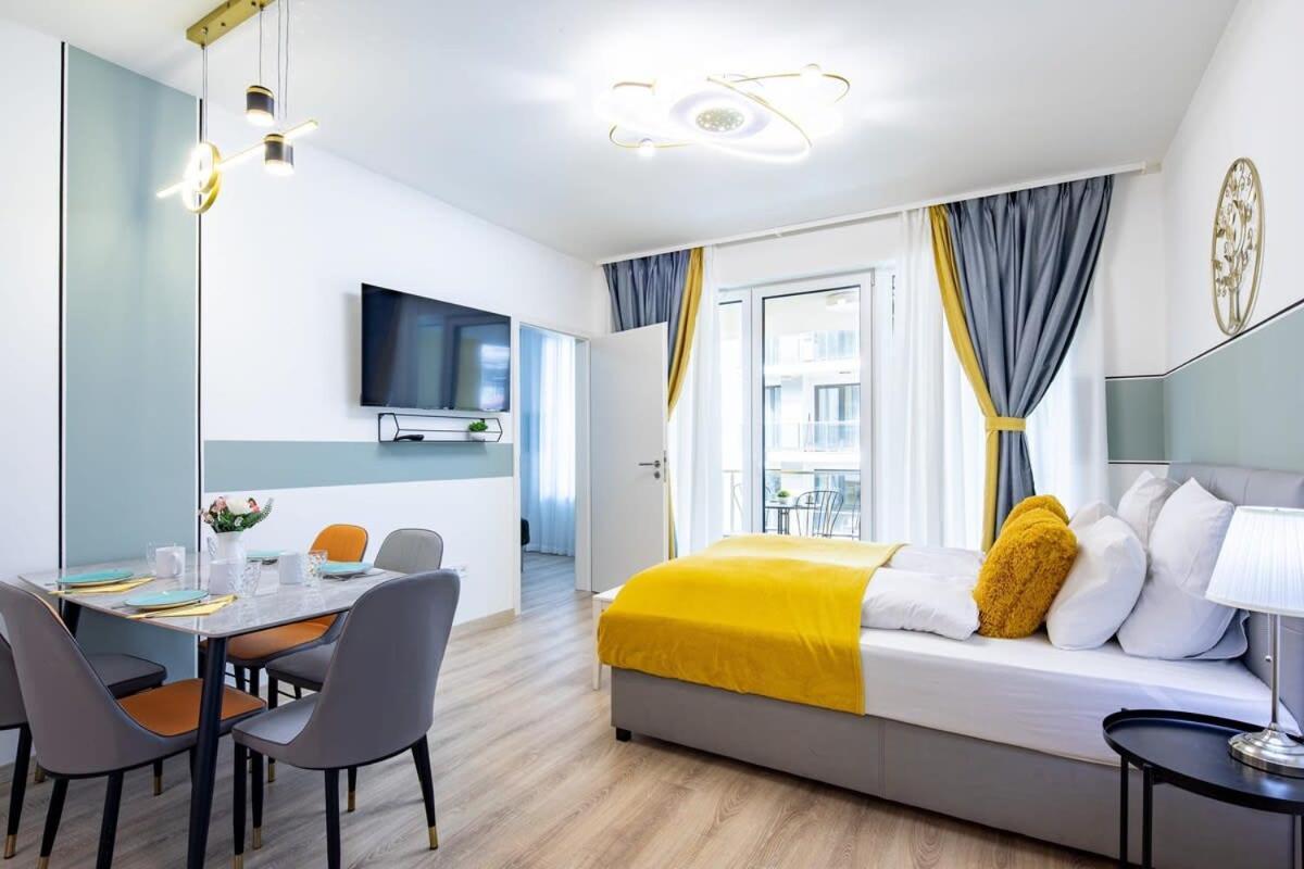 Apartment Free Parking - Balcony - Sunny - New