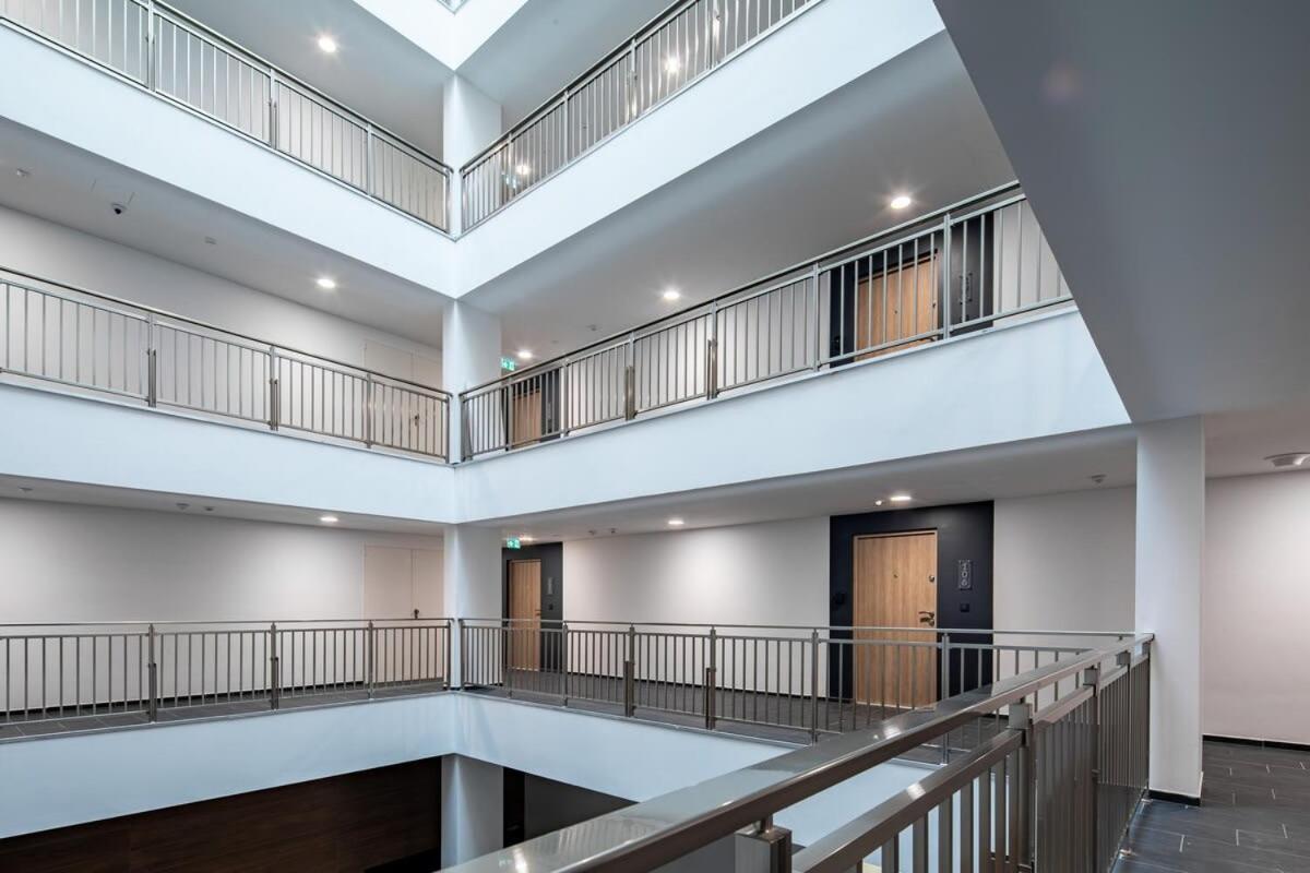 Free Parking - Balcony - Sunny - New