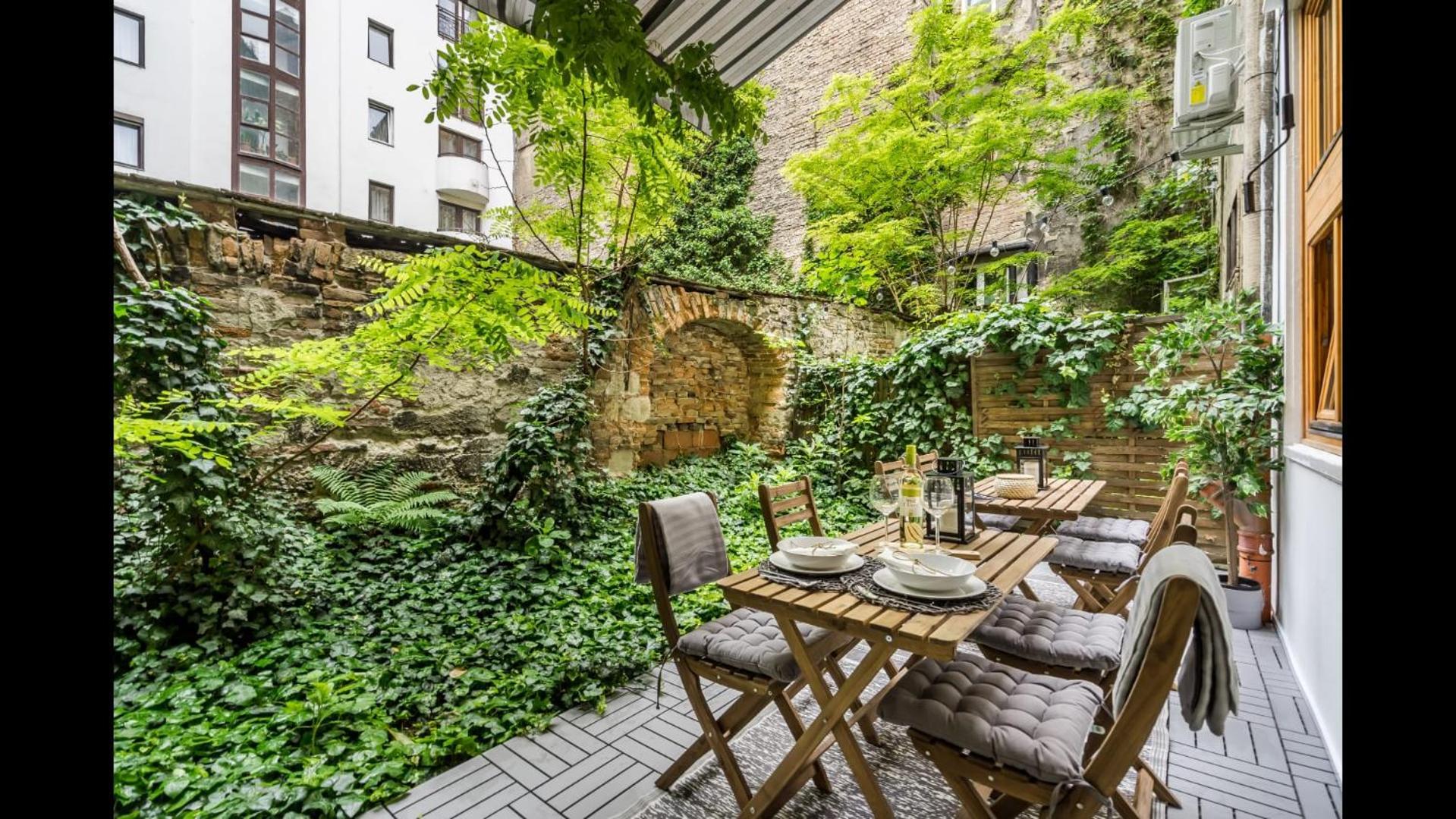 Wellness Wonderland Garden, Sauna, Jacuzzi In Cbd Apartment *