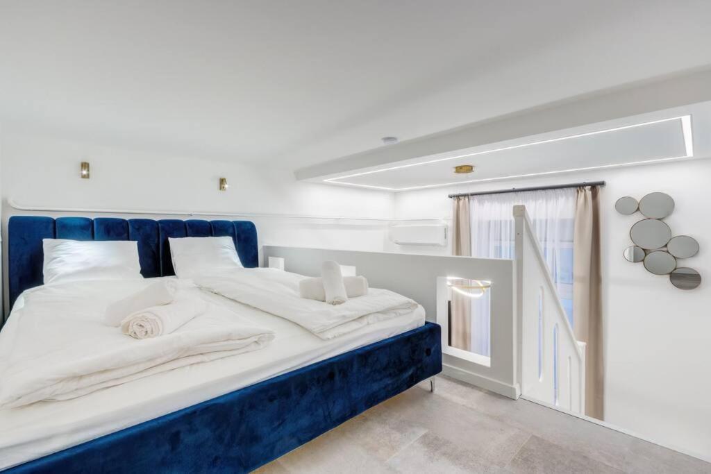 Modern Luxe Retreat