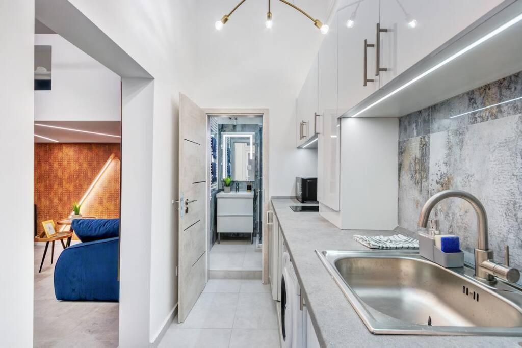 Modern Luxe Retreat *