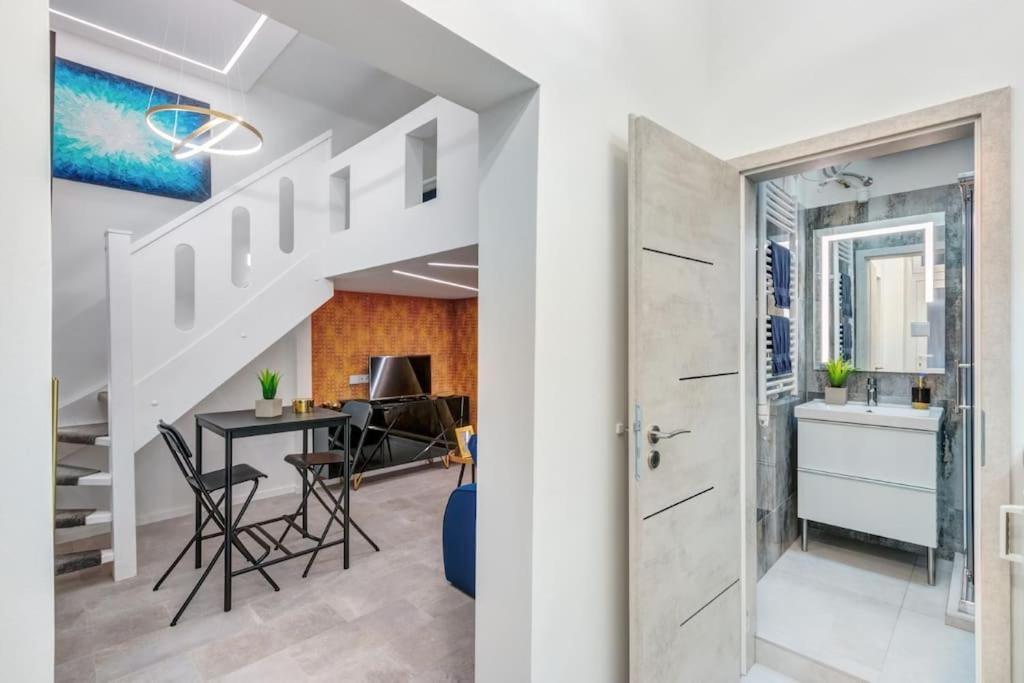 Modern Luxe Retreat * Boedapest