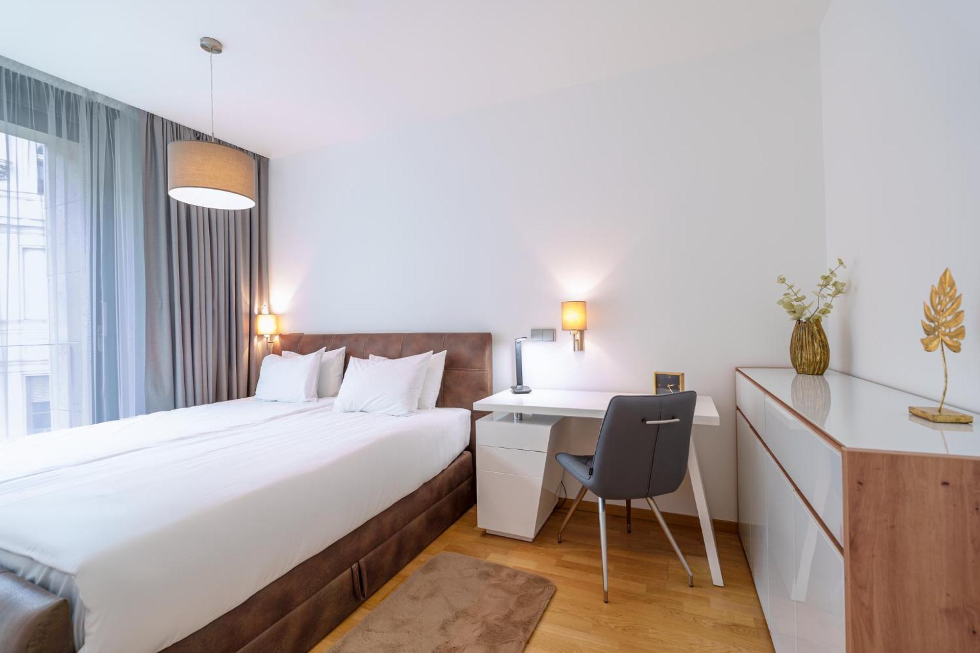 Aparthotel Emerald Downtown Luxury By Continental Group
