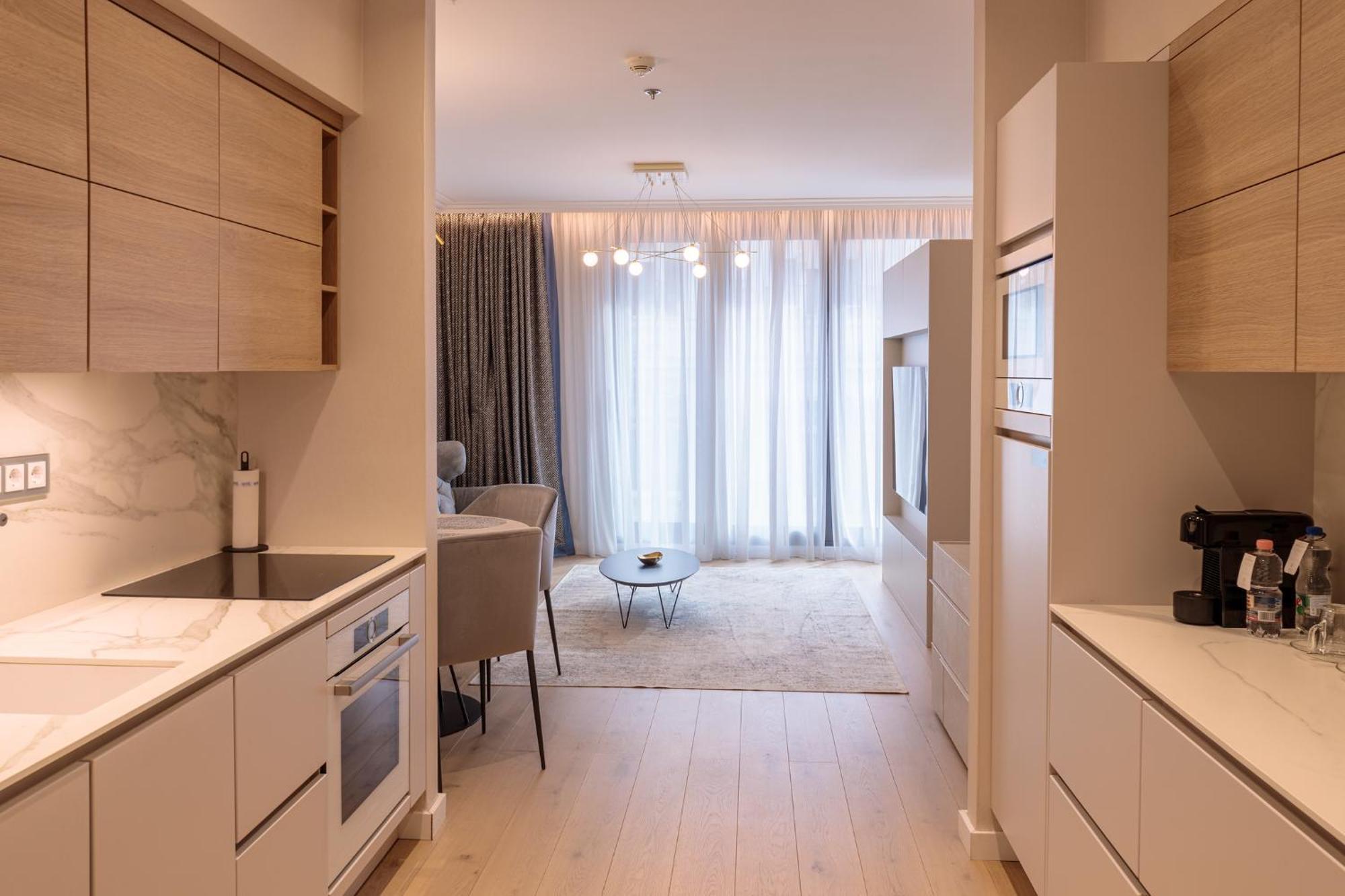 Aparthotel Emerald Downtown Luxury By Continental Group