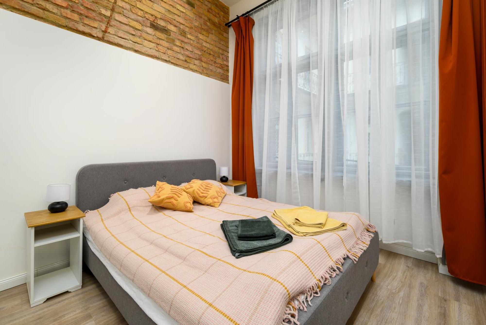 Downtown 2 Minutes From Opera House * Budapest