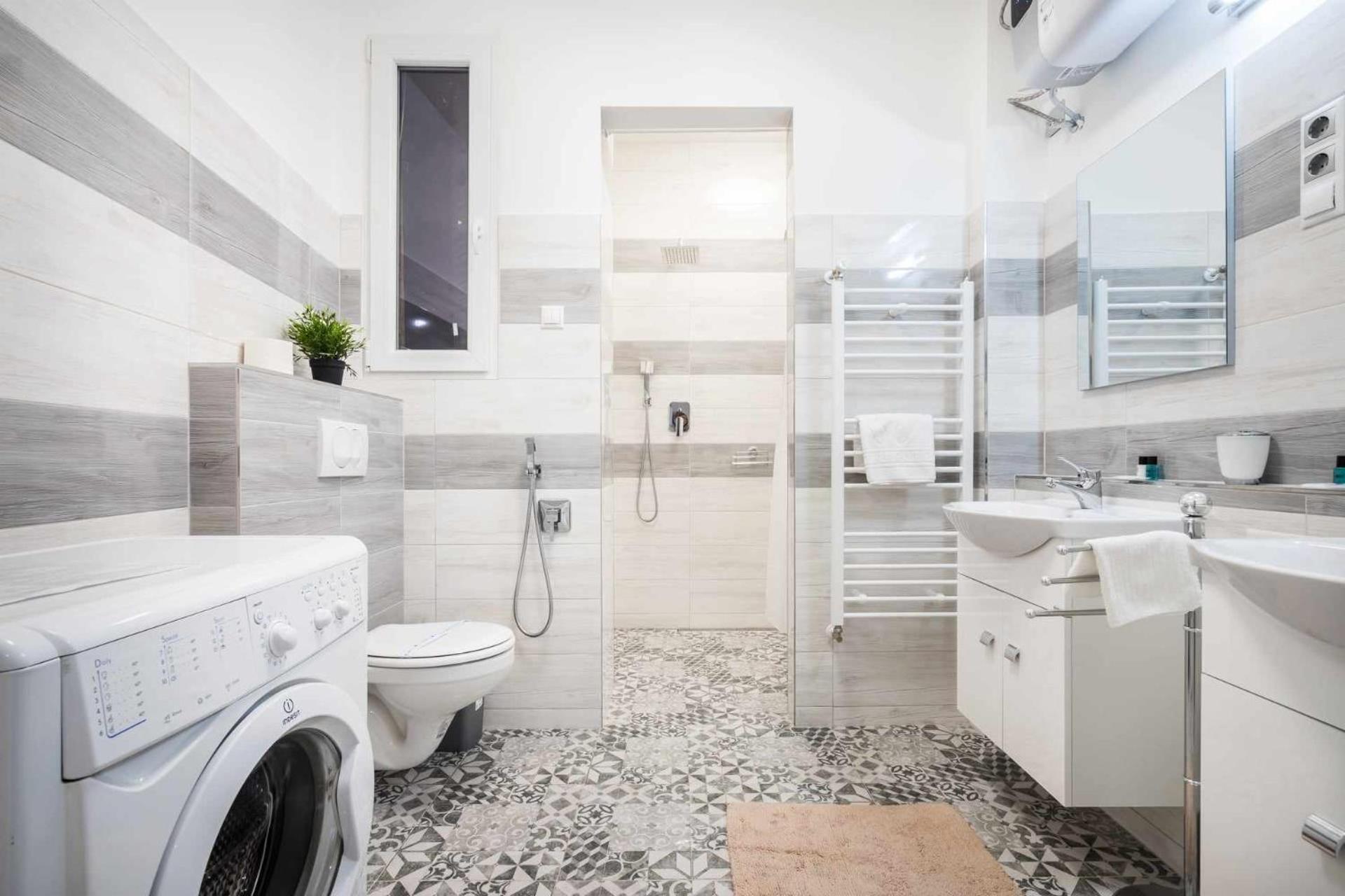 Whitefield Budapest